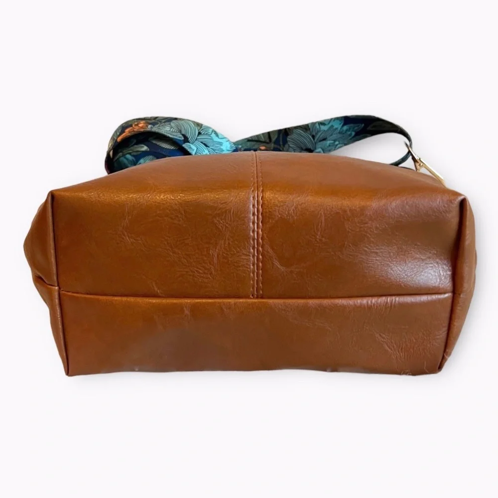 Brown Medium Size Faux Leather Zipper Hobo Handbag
